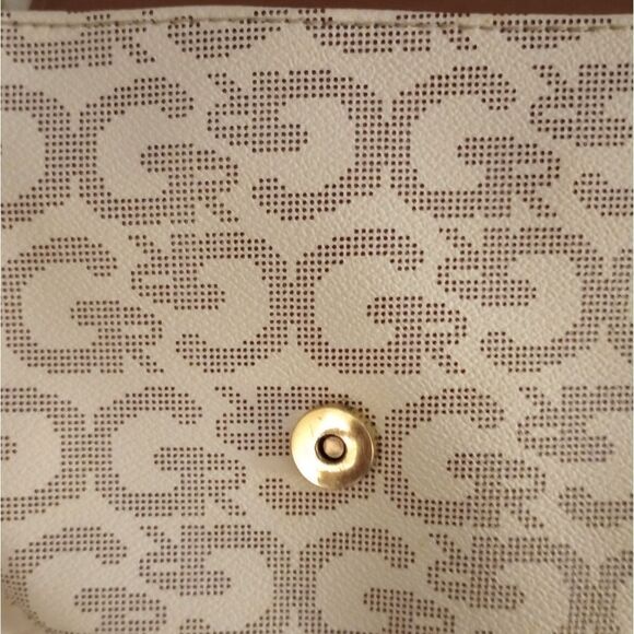 🆕👜Small Crossbody Bag - White with Brown Letters - Picture 4 of 7